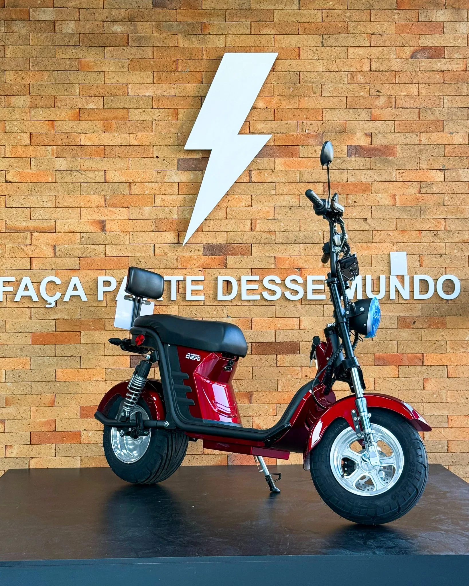 Veículo elétrico MotoChefe X12