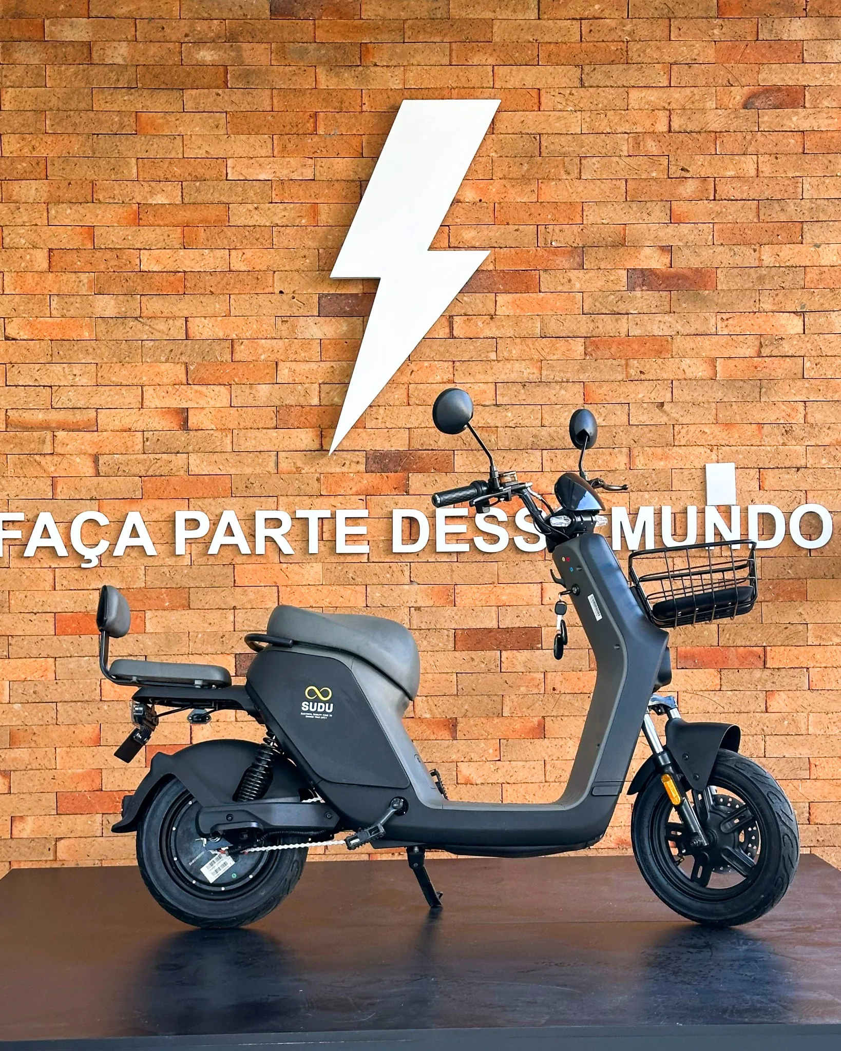 Veículo elétrico SUDU A2S