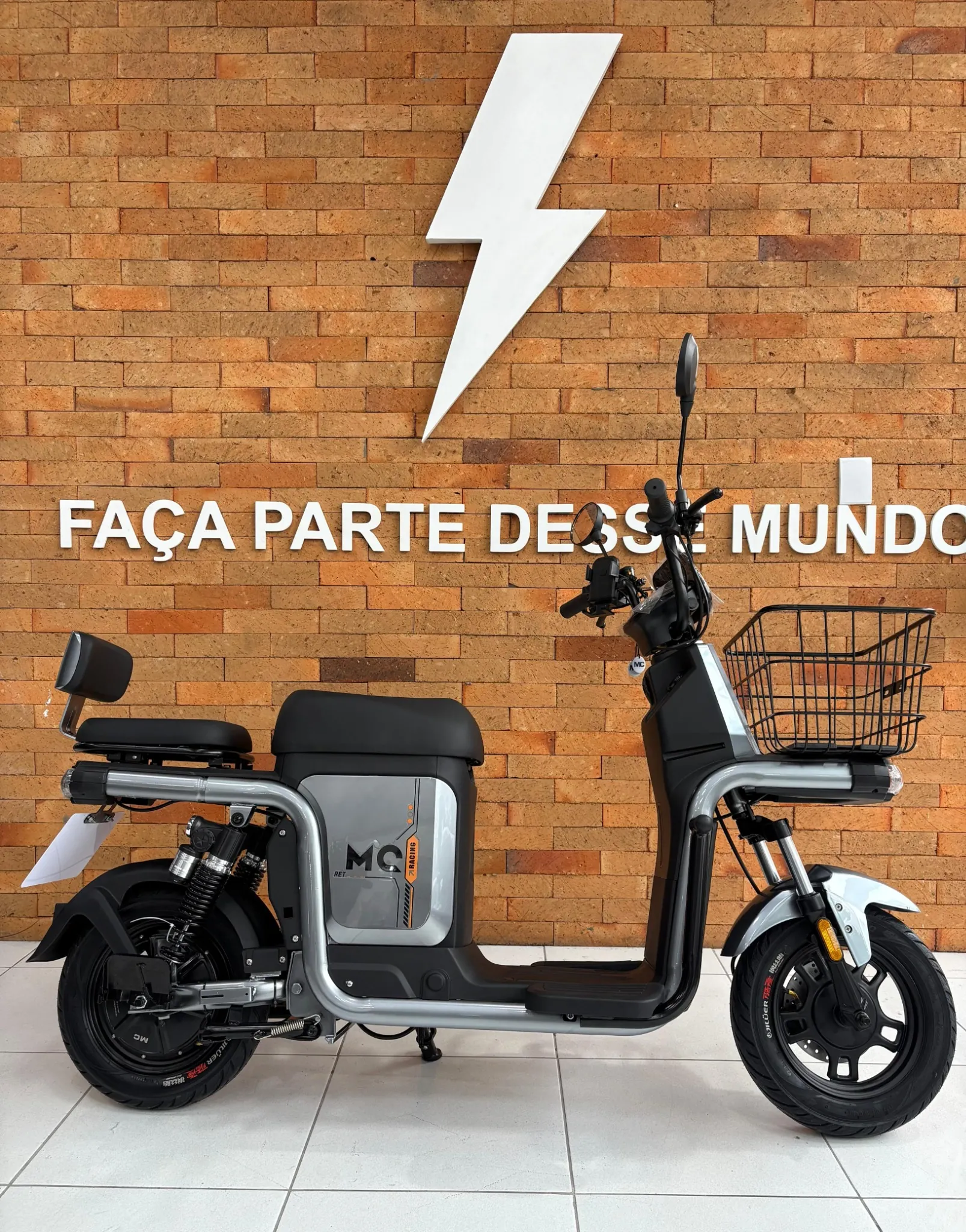 Veículo elétrico MotoChefe Ret