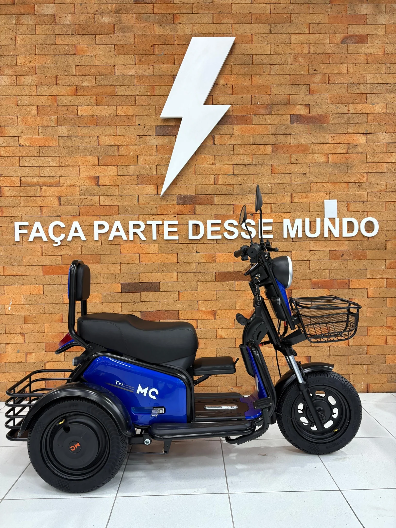 Veículo elétrico MotoChefe Joy Tri