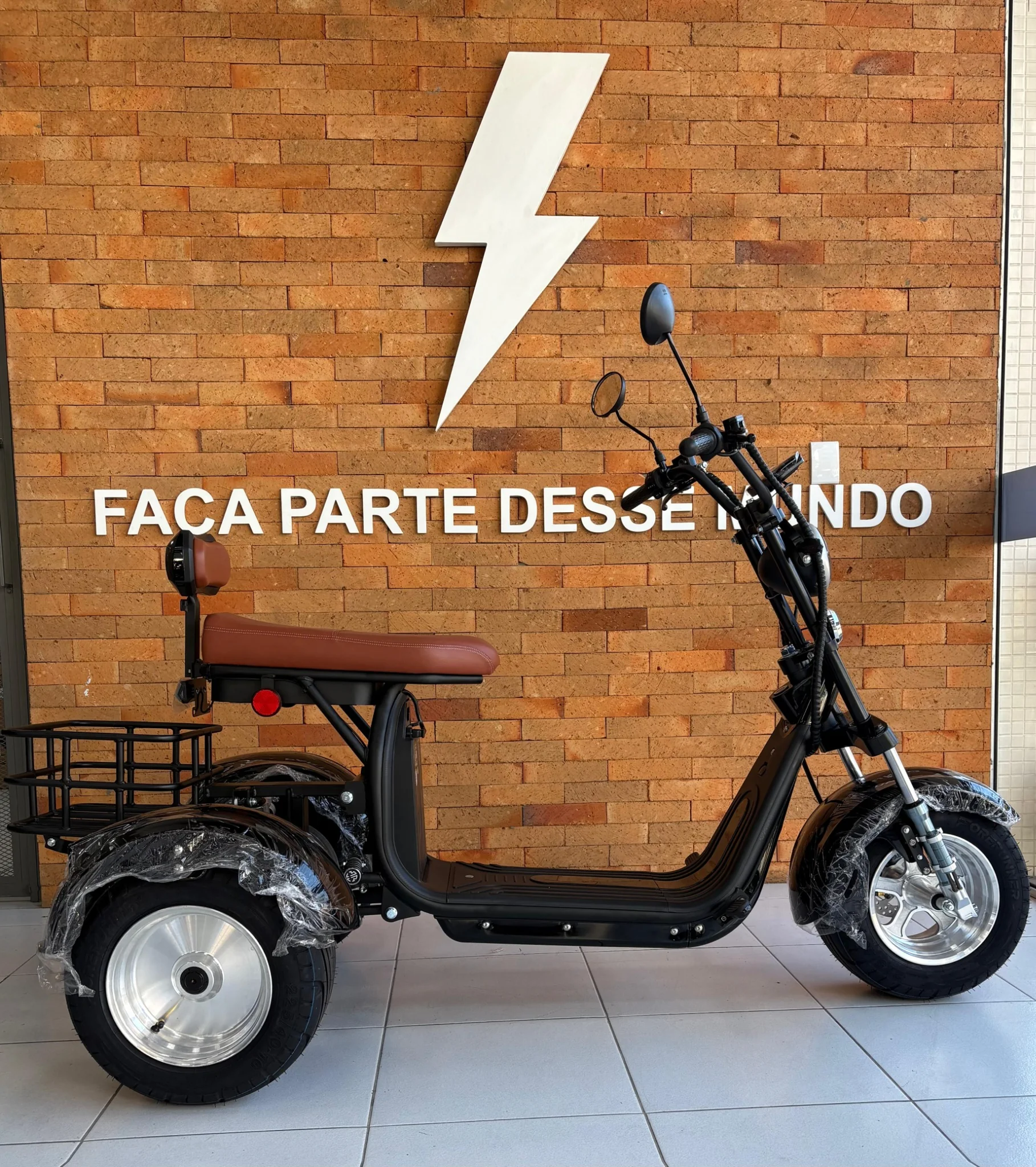 Veículo elétrico X15 Triciclo