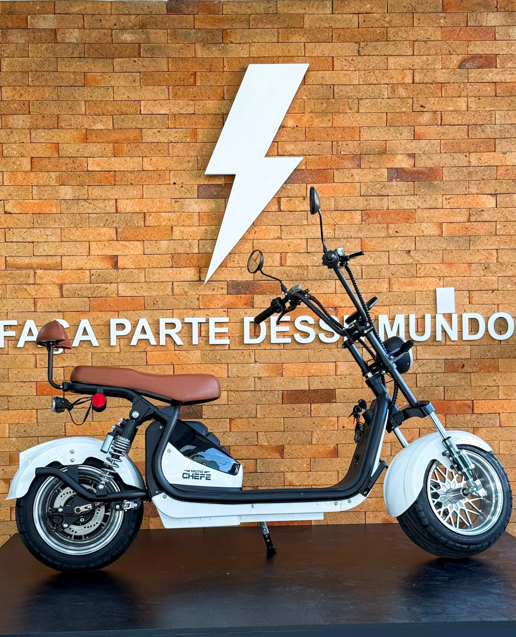 Veículo elétrico MotoChefe S8